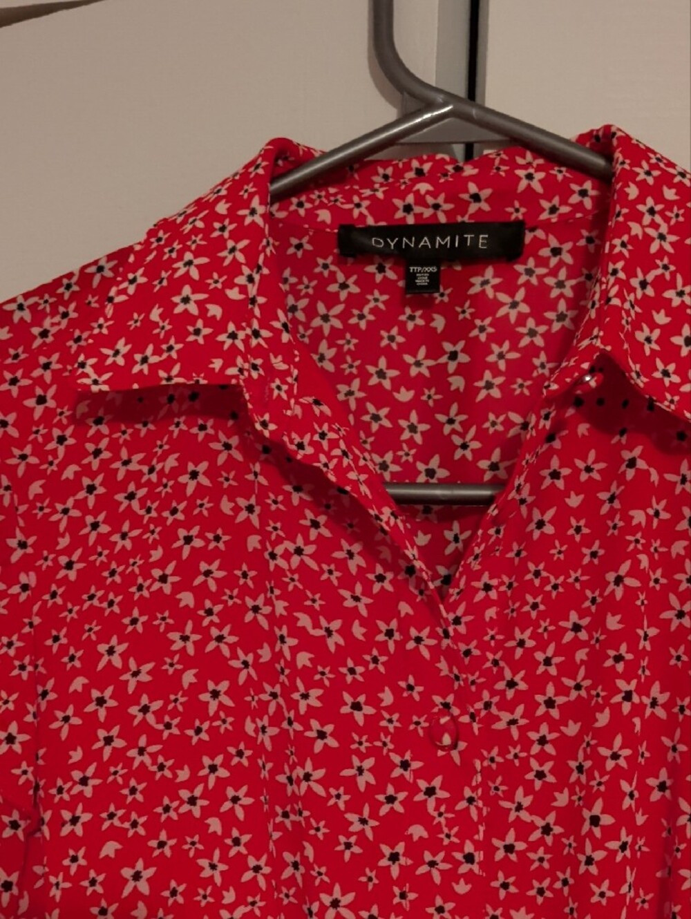 🌼Dynamite Red Floral Tiered Mini Dress - Picture 2 of 3